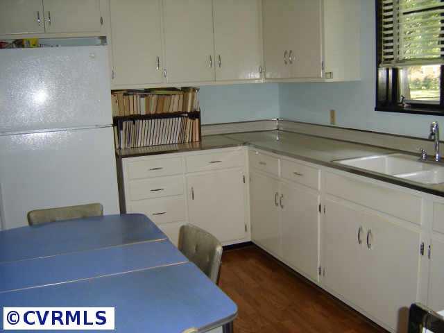 14516 Rivermont Road Chester, VA 23836 - Photo 4 of 8
