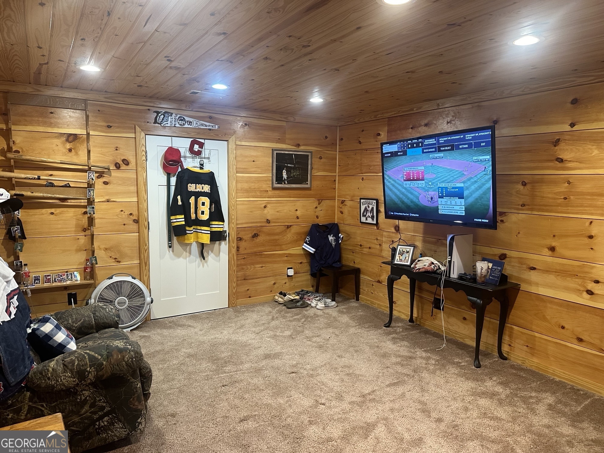 243 Ralls Road Hogansville, GA 30230 - Photo 23 of 39 a room with furniture and gym equipment