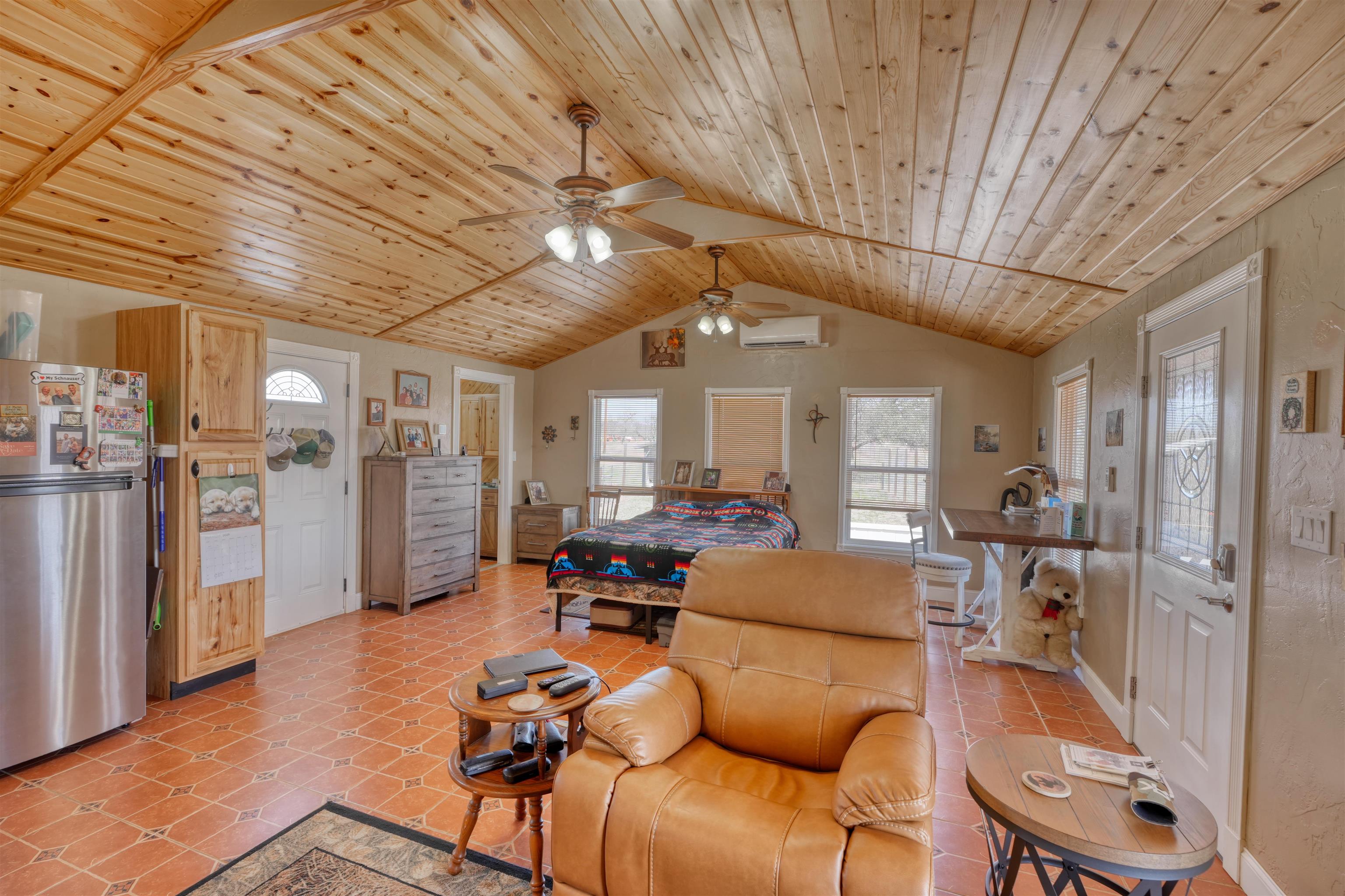 202 Rio Llano Drive West Llano, TX 78643 - Photo 20 of 29 a living room with furniture