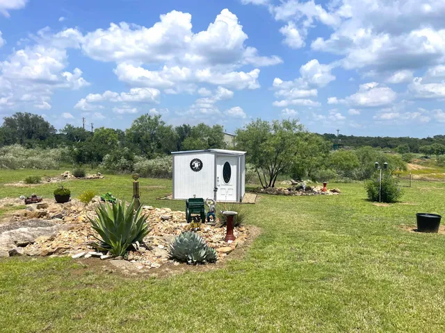 $619,000 | 202 Rio Llano Drive West, Llano, TX 78643