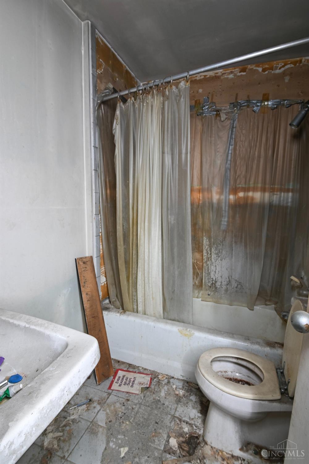 2136 Ravine Street Cincinnati, OH 45214 - Photo 47 of 50 Gallery Image 47