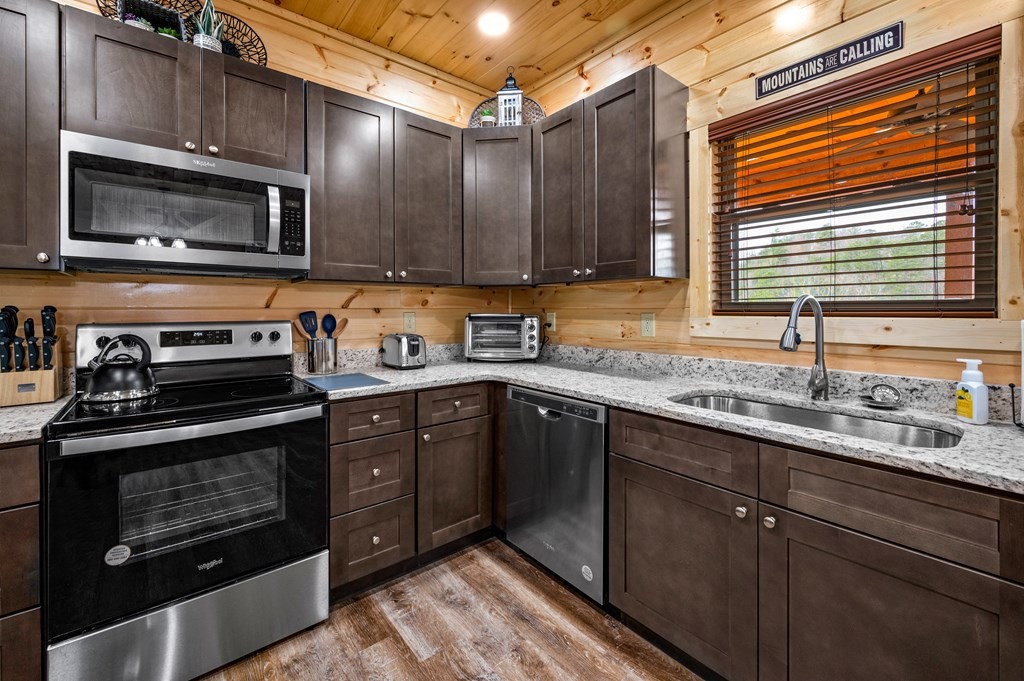 4257 Alpine Rdg Way Sevierville, TN 37876 - Photo 15 of 48