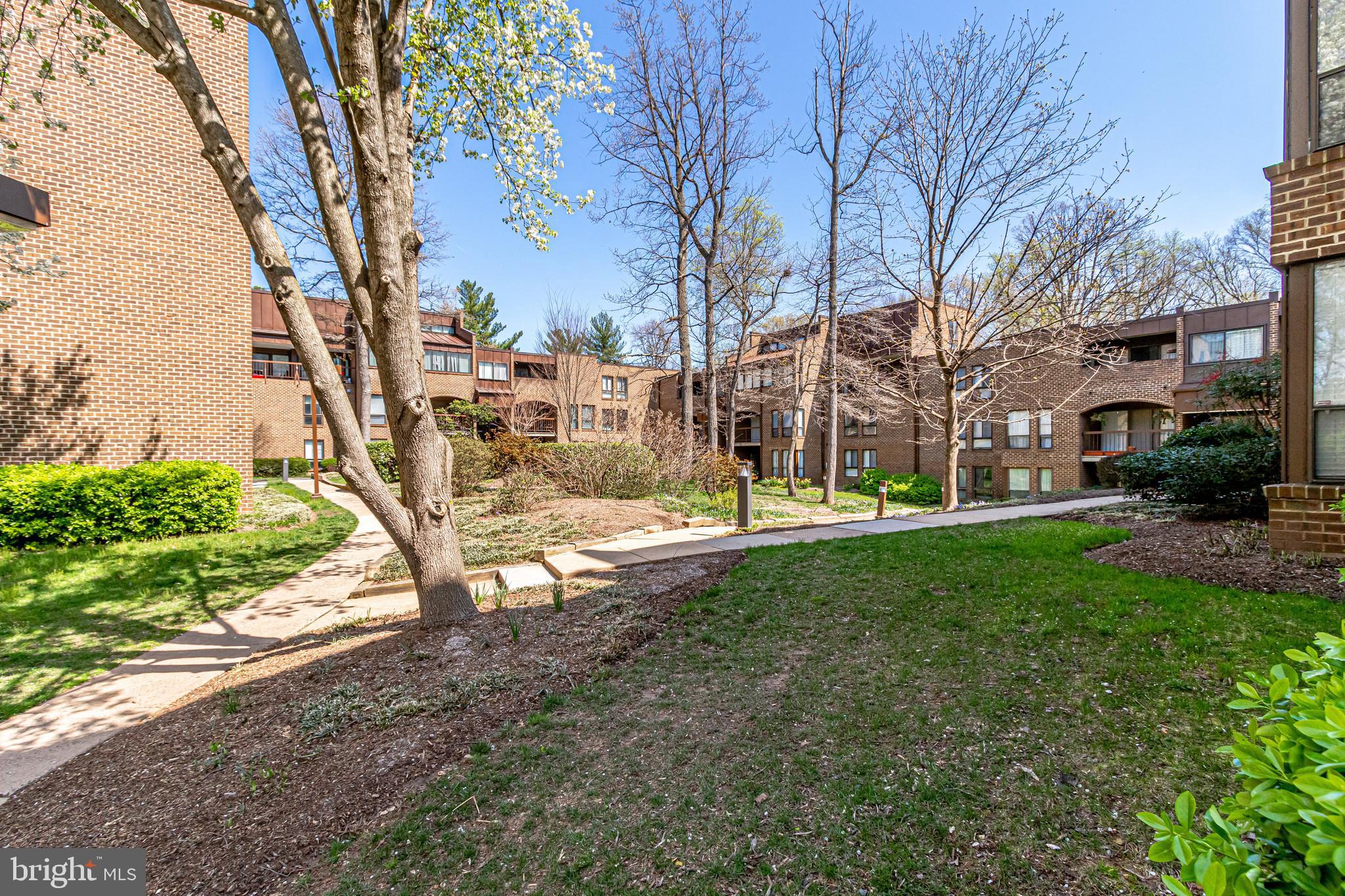 11212 Chestnut Grove Square, Unit 216 Reston, VA 20190 - Photo 22 of 31 Gallery Image 22