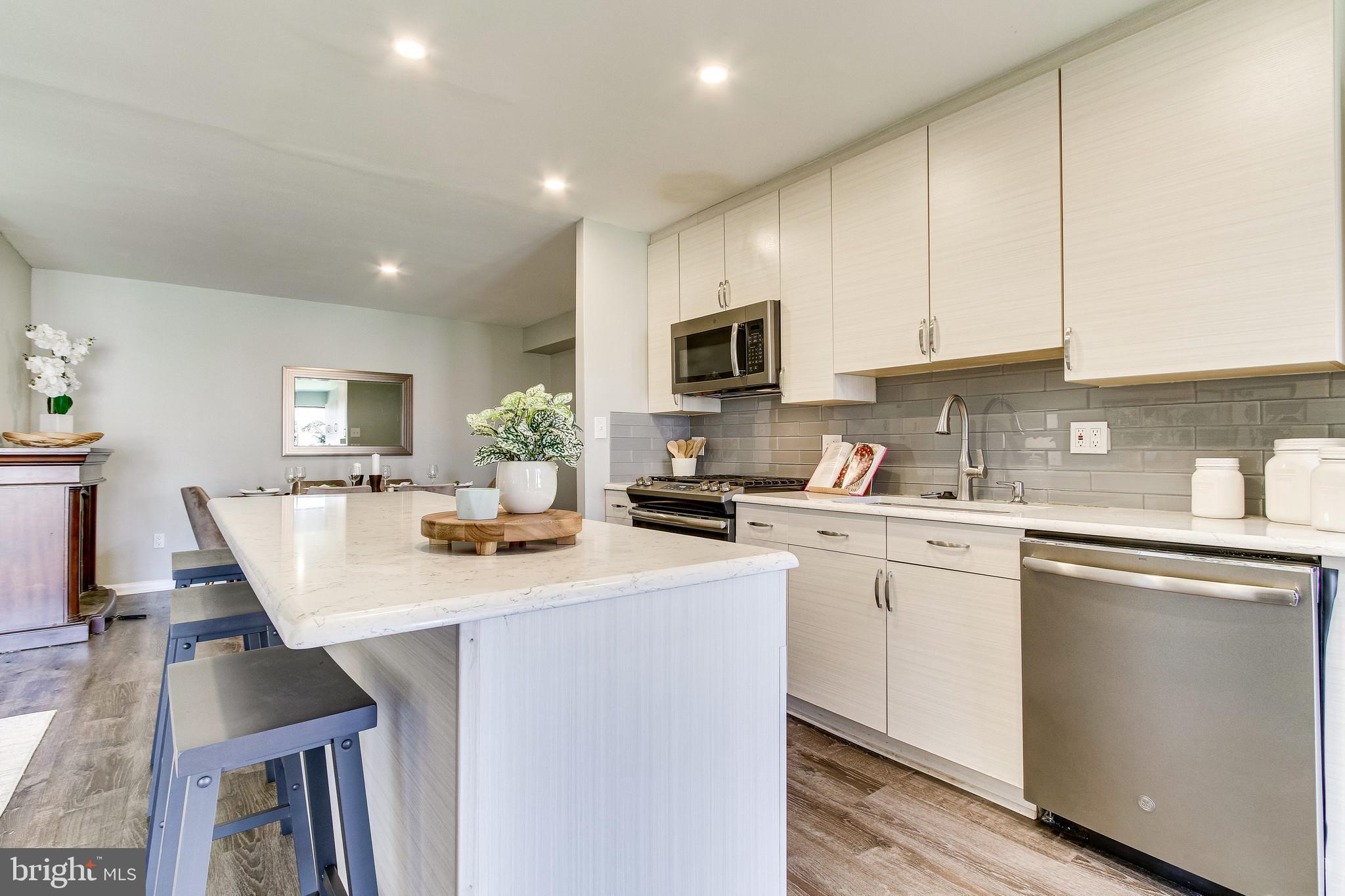 11212 Chestnut Grove Square, Unit 216 Reston, VA 20190 - Photo 8 of 31 Stainless Steel Appliances & Soft Close Cabinets
