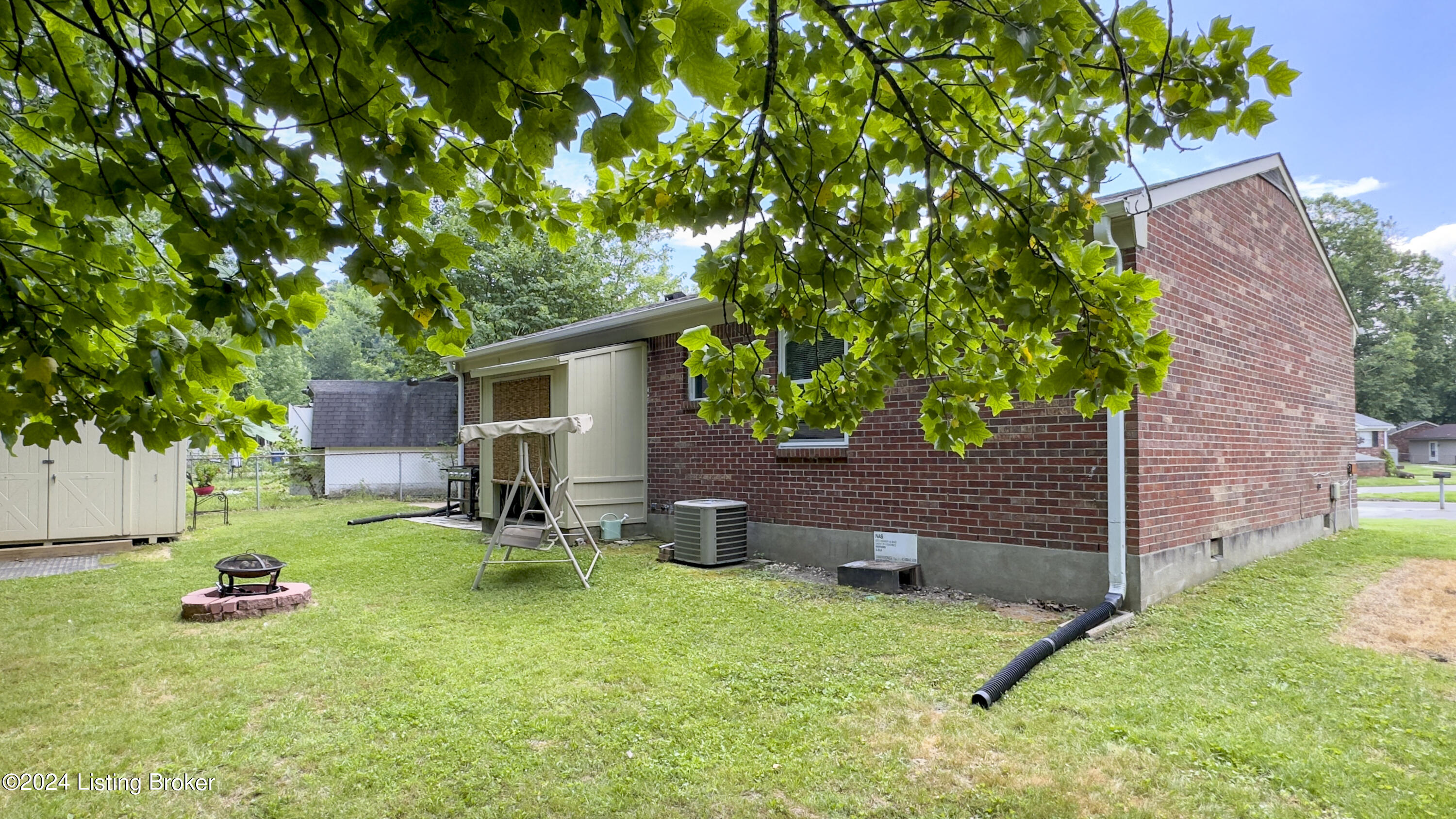 4617 Frel Road Louisville, KY 40272 - Photo 26 of 27 4617 Frel Rd-126