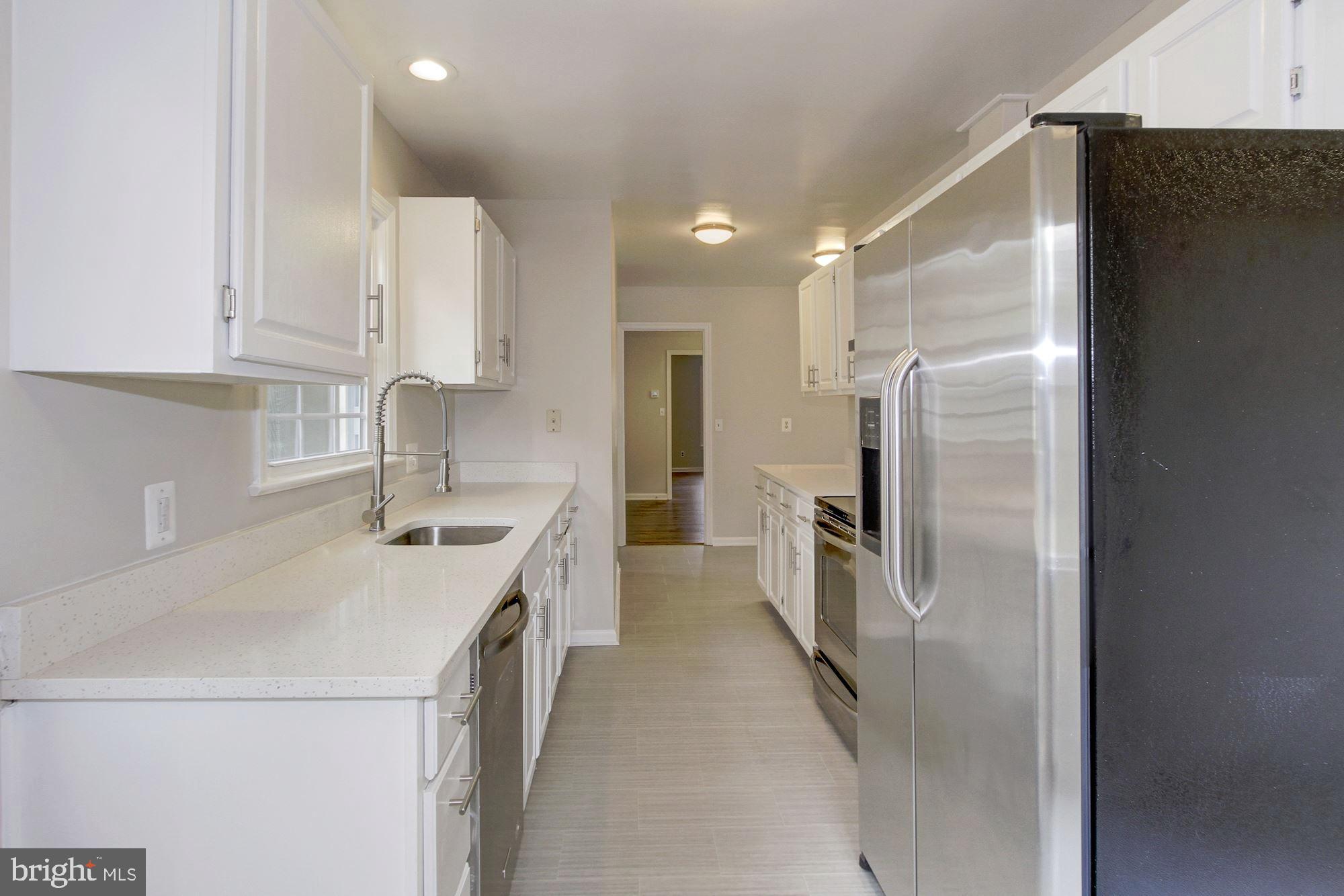 11905 Smoketree Road Potomac, MD 20854 - Photo 11 of 47 Gallery Image 11