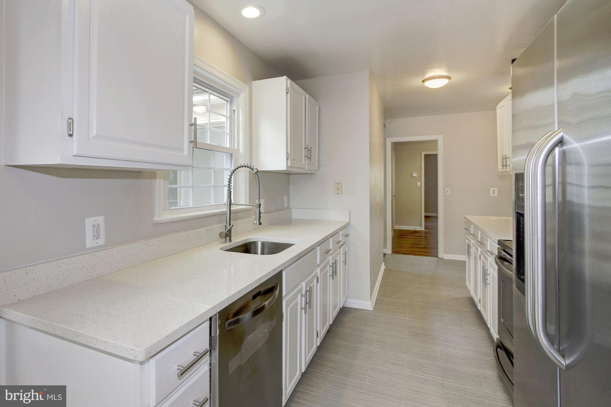 11905 Smoketree Road Potomac, MD 20854 - Photo 12 of 47 Gallery Image 12