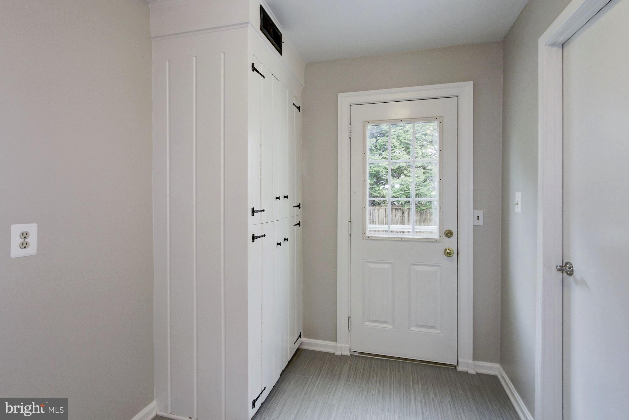 11905 Smoketree Road Potomac, MD 20854 - Photo 13 of 47 Gallery Image 13