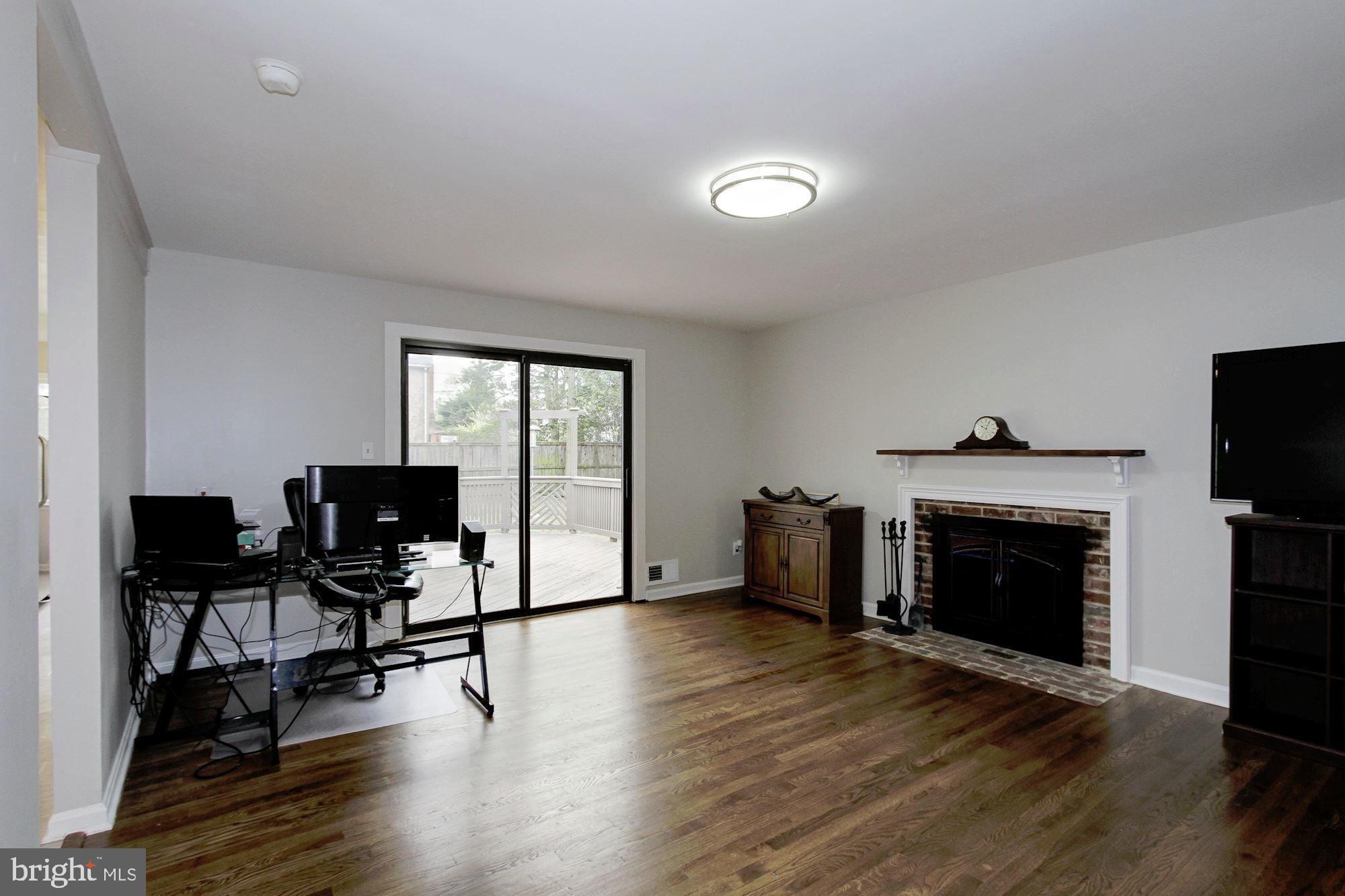 11905 Smoketree Road Potomac, MD 20854 - Photo 14 of 47 Gallery Image 14