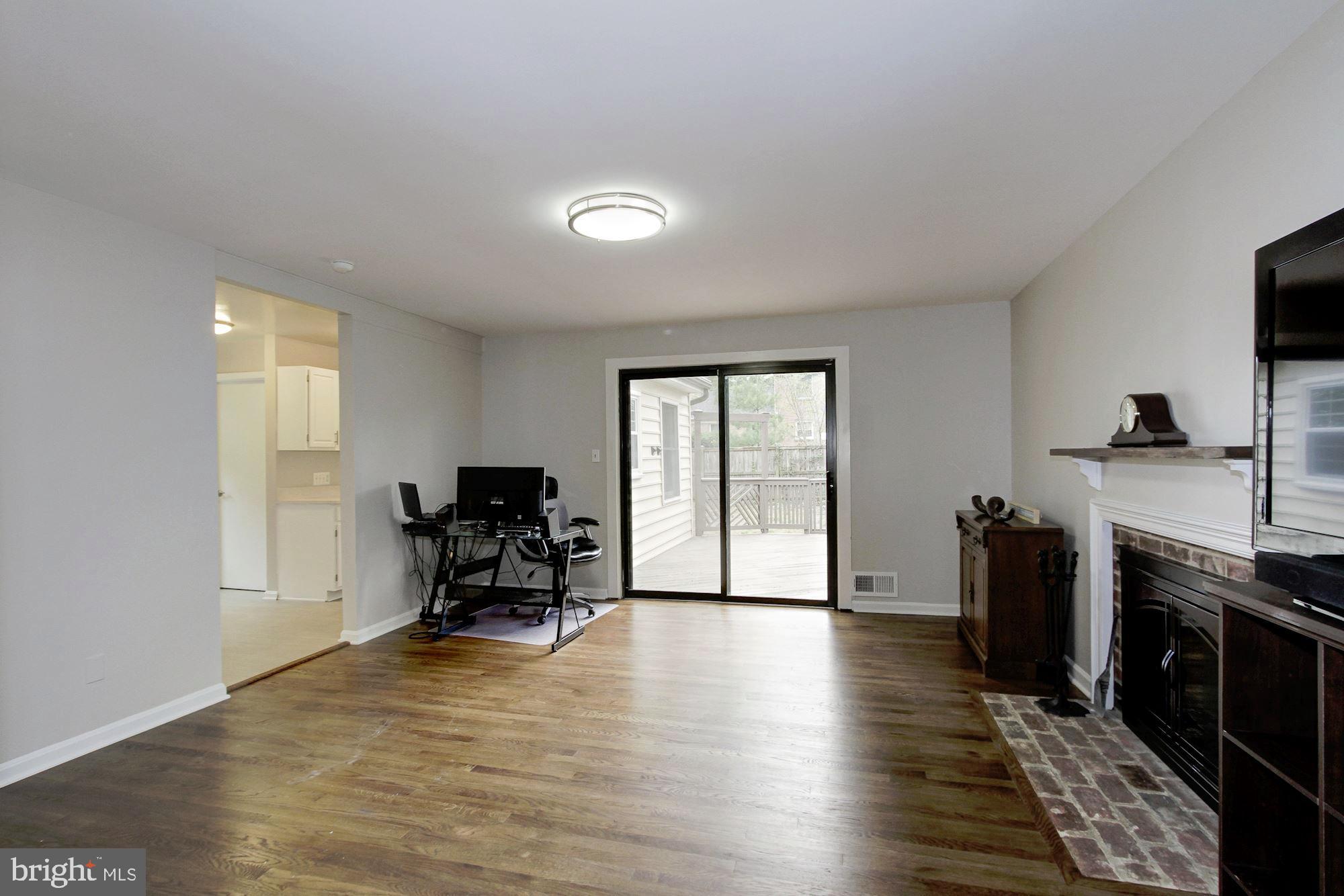 11905 Smoketree Road Potomac, MD 20854 - Photo 15 of 47 Gallery Image 15