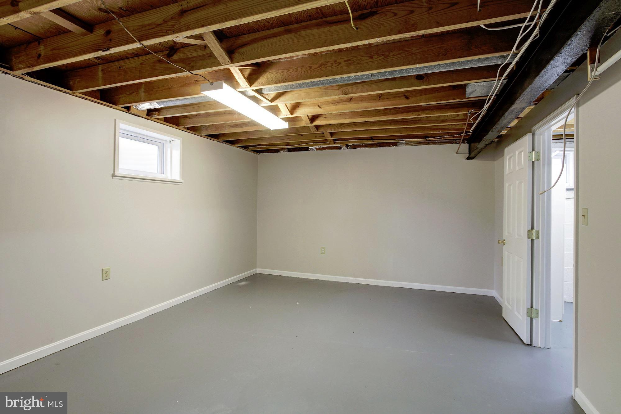 11905 Smoketree Road Potomac, MD 20854 - Photo 38 of 47 Gallery Image 38