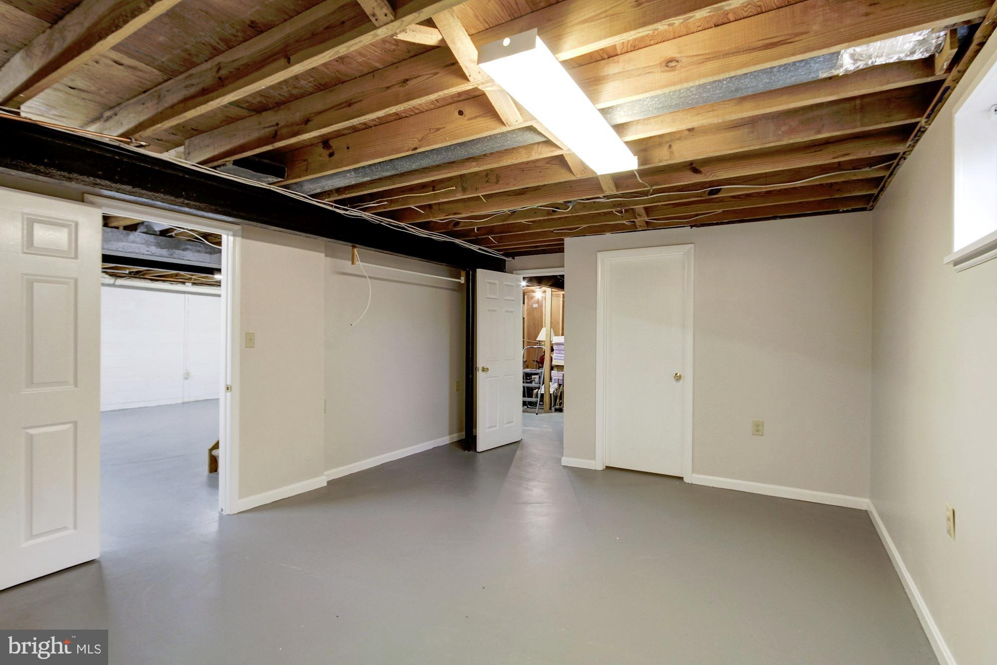 11905 Smoketree Road Potomac, MD 20854 - Photo 40 of 47 Gallery Image 40