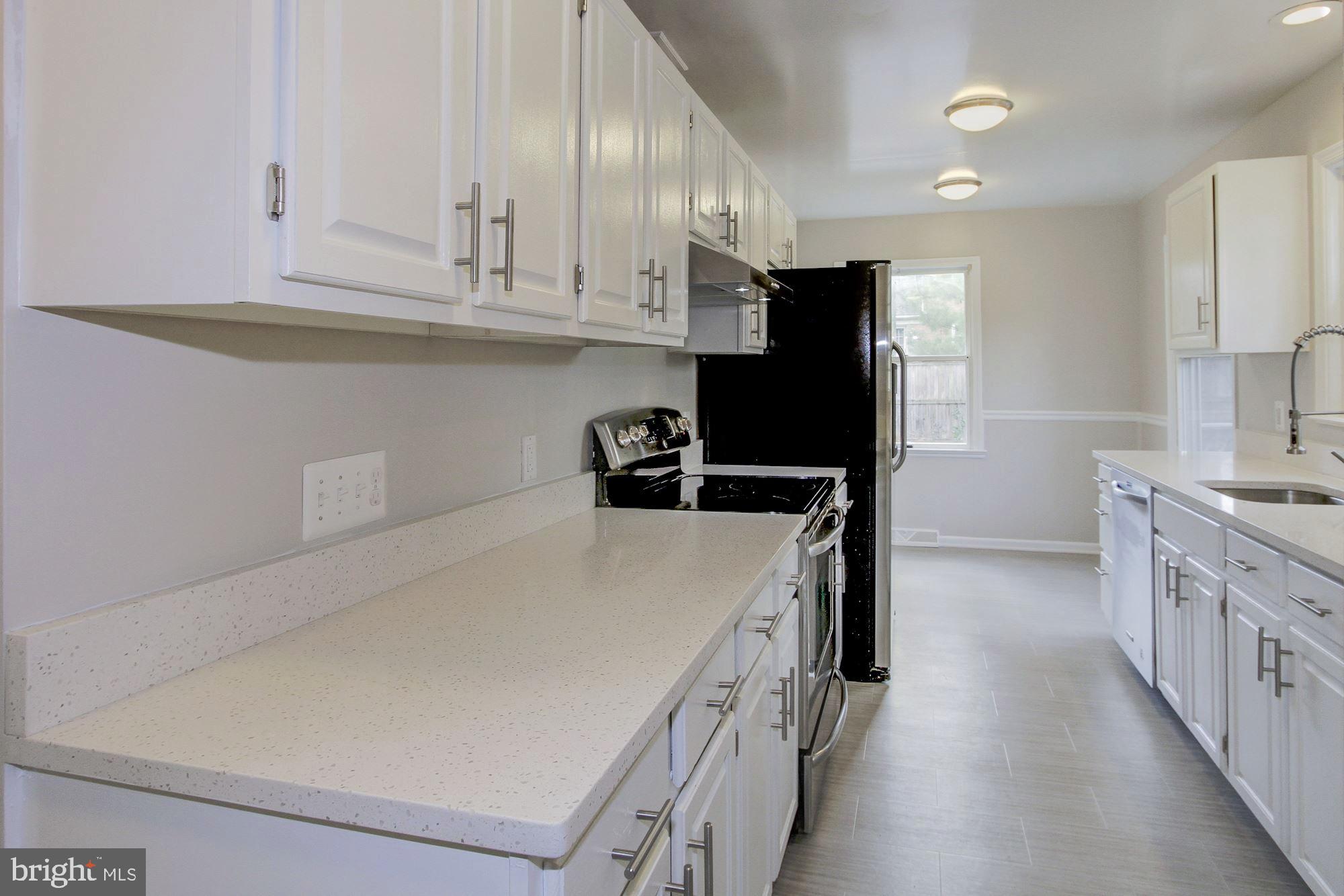 11905 Smoketree Road Potomac, MD 20854 - Photo 10 of 47 Gallery Image 10