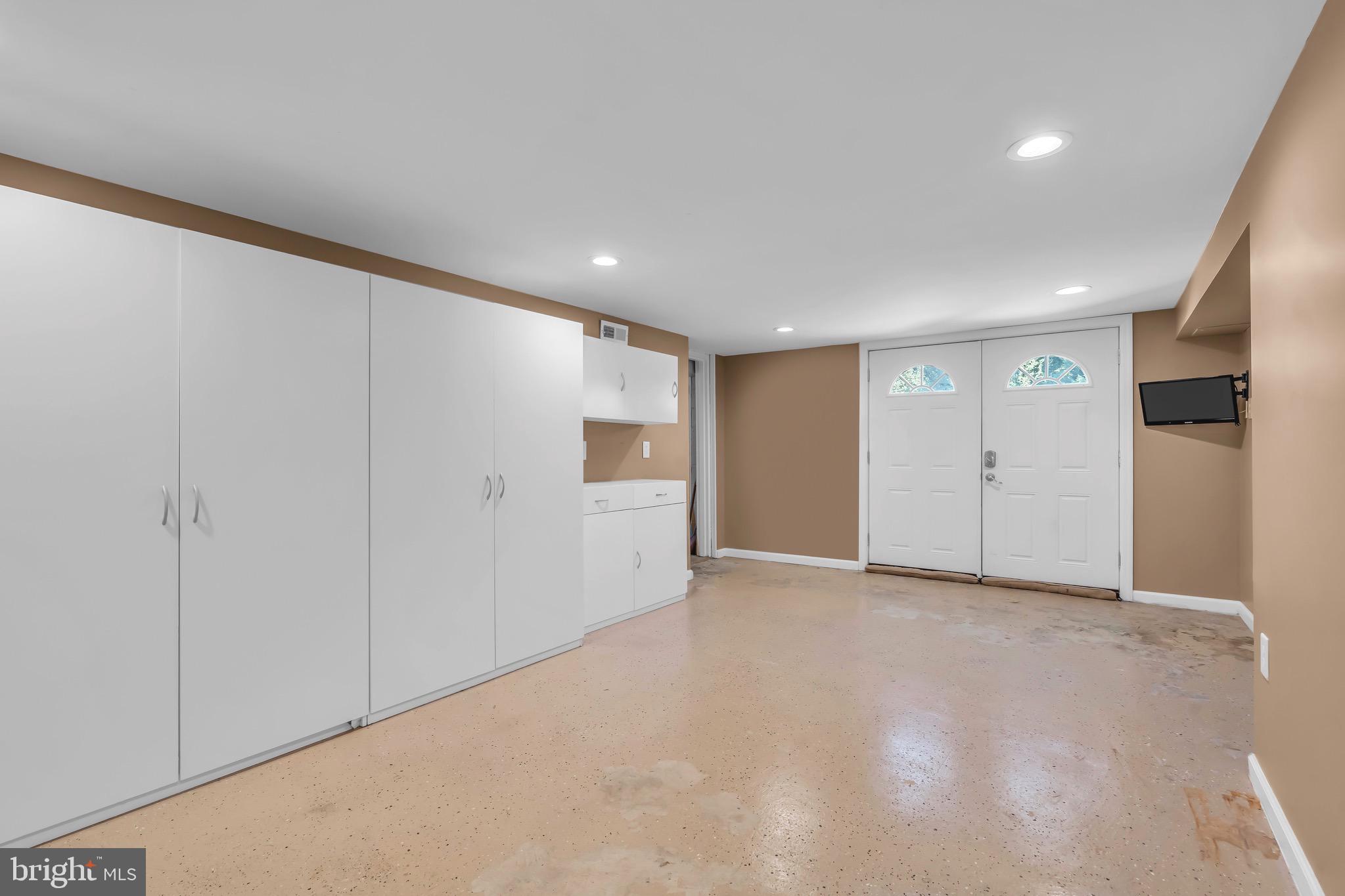 721 Rancocas Avenue Riverside, NJ 08075 - Photo 46 of 56 2nd Office Room w/ It's Own Entrance to Backyard.