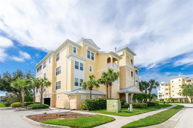 $450,000 | 10540 Amberjack Way, Unit 302, Englewood, FL 34224