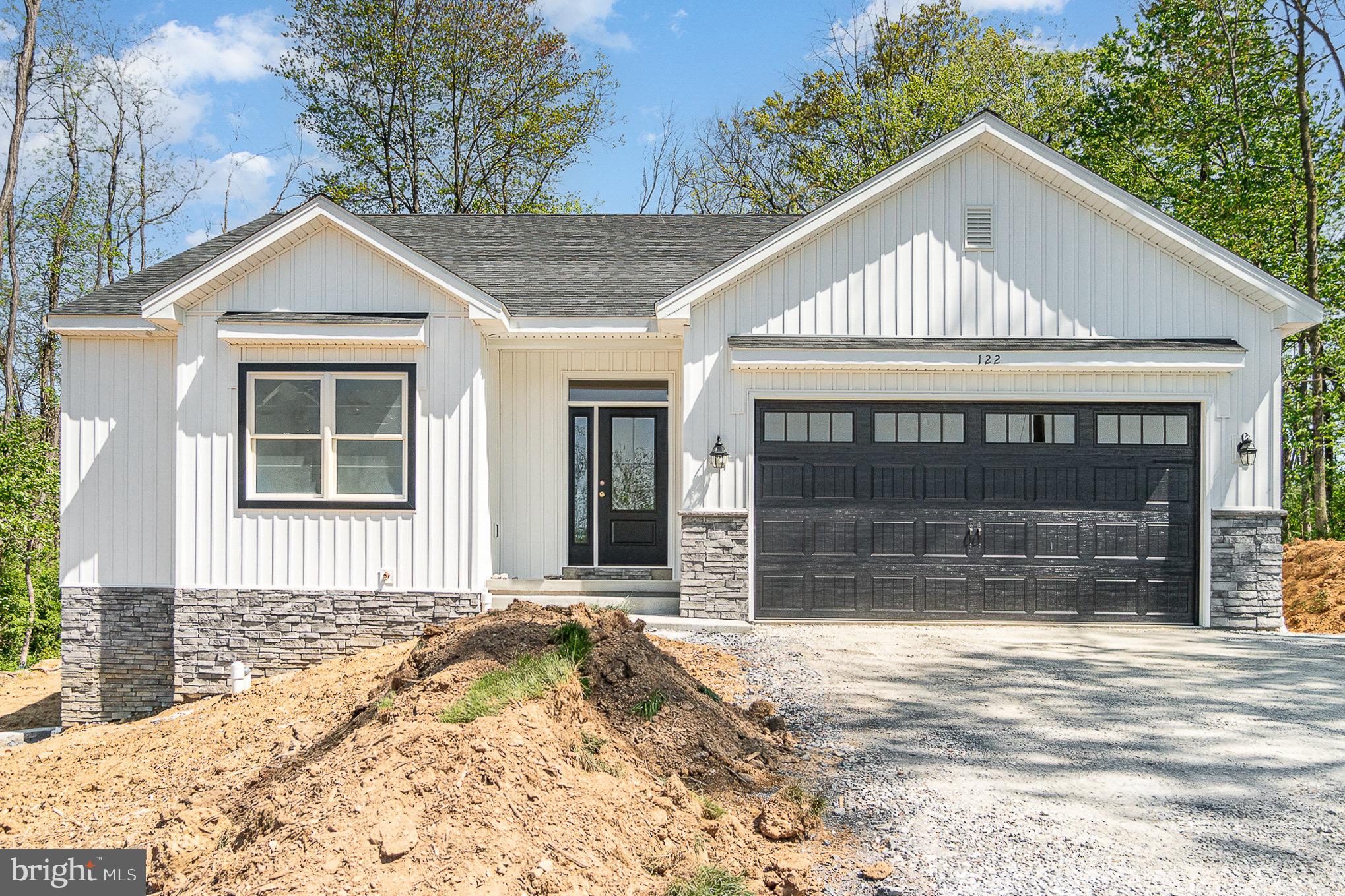 122 Newville Road Elizabethtown, PA 17022 - Photo 1 of 28 Gallery Image 1