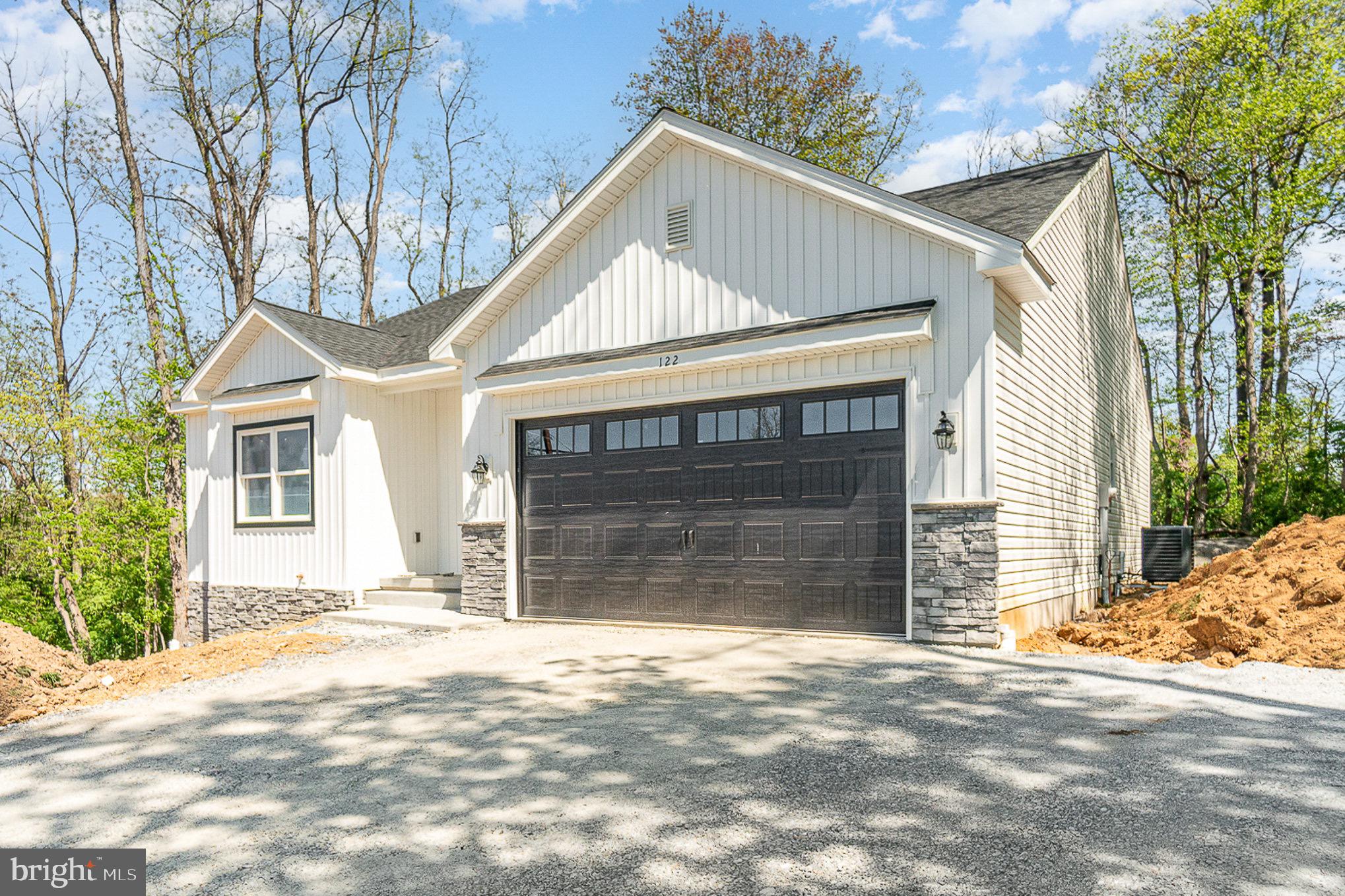122 Newville Road Elizabethtown, PA 17022 - Photo 4 of 28 Gallery Image 4