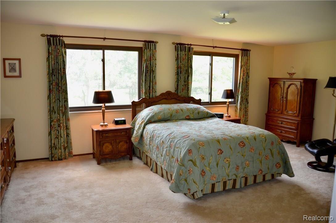 618 Baker Street Rochester, MI 48307 - Photo 14 of 25 Master Bedroom Suite
