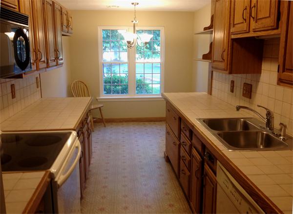 302 C Ridgefield Circle, Unit C Clinton, MA 01510 - Photo 2 of 19 Gallery Image 2