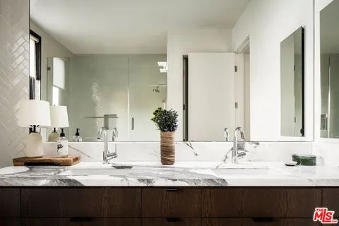 $3,648,000 | 2013 Louella Avenue, Venice, CA 90291