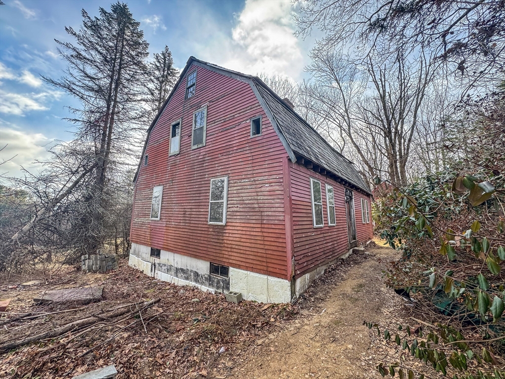 203 Chamberlain Hill Road Barre, MA 01005 - Photo 3 of 28 Gallery Image 3