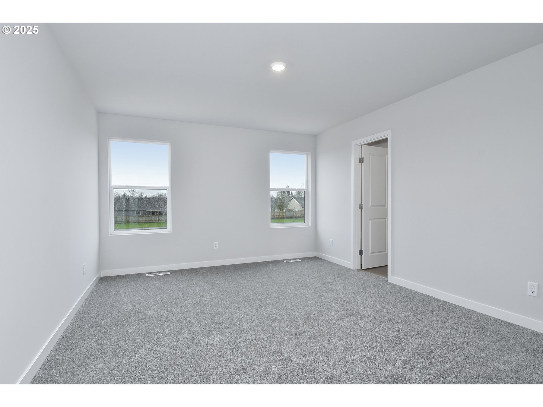 1375 Owl Avenue Woodburn, OR 97071 - Photo 12 of 20 a view of an empty room with a window