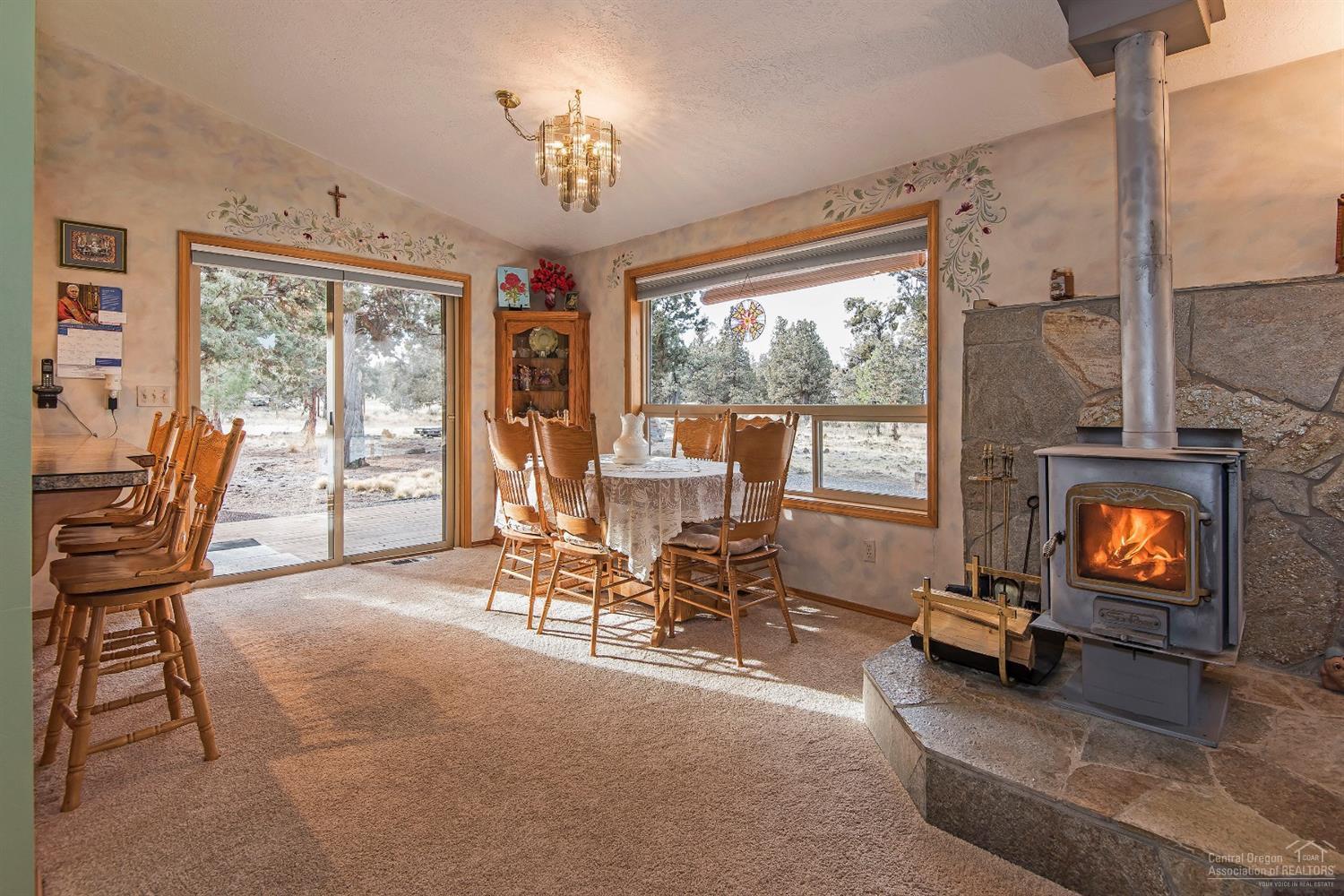 64523 McGrath Road Bend, OR 97701 - Photo 5 of 24 Gallery Image 5