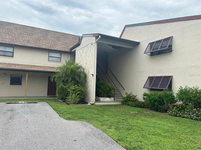 $1,700 | 7241 Cloister Drive, Unit 205, Sarasota, FL 34231