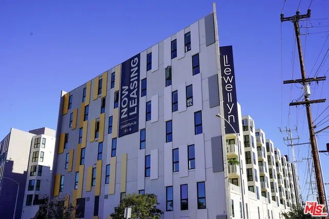 $3,318 | 1101 North Main Street, Unit A622, Los Angeles, CA 90012