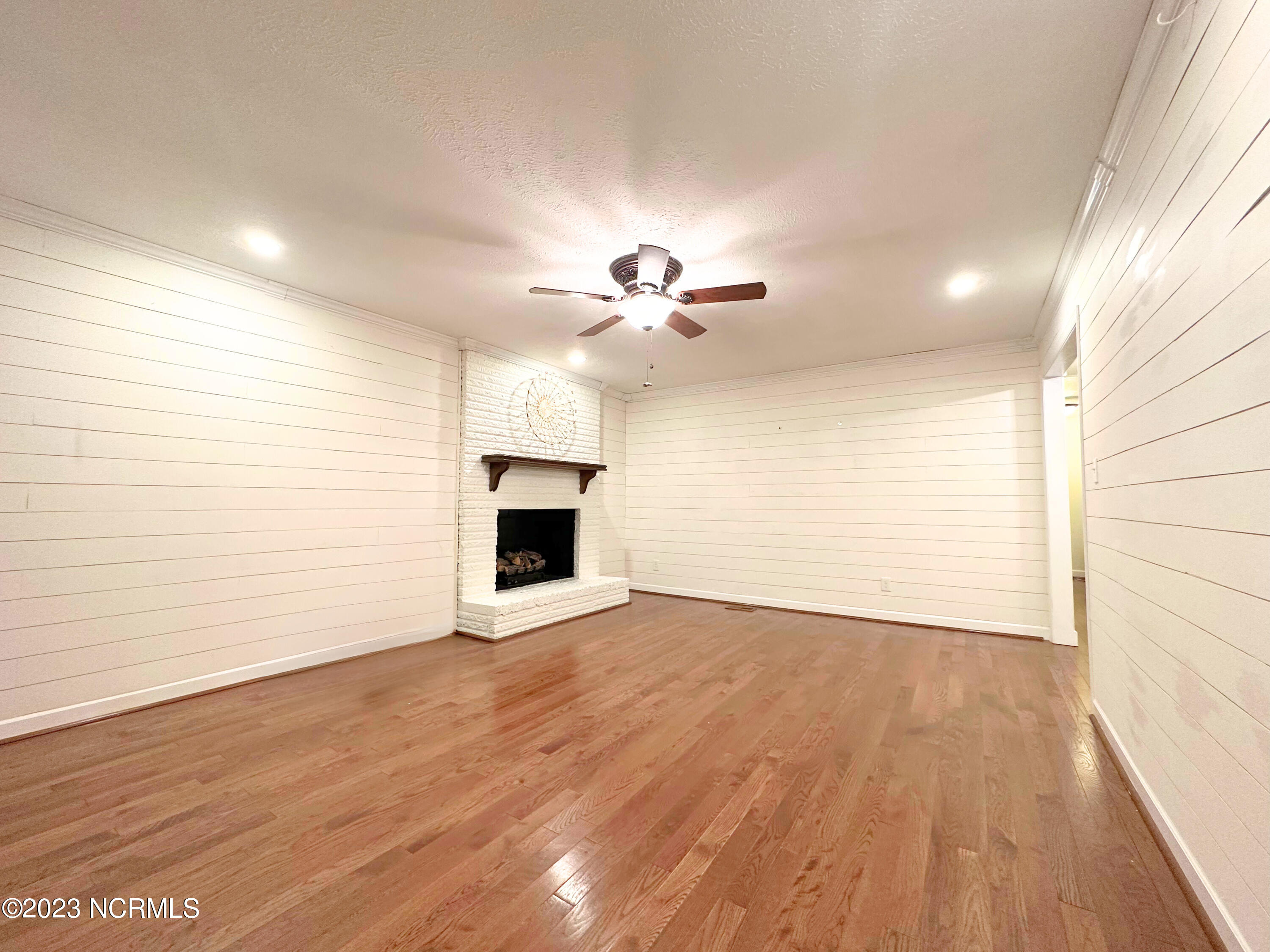 1372 Rough And Ready Road Whiteville, NC 28472 - Photo 16 of 46 Family Room