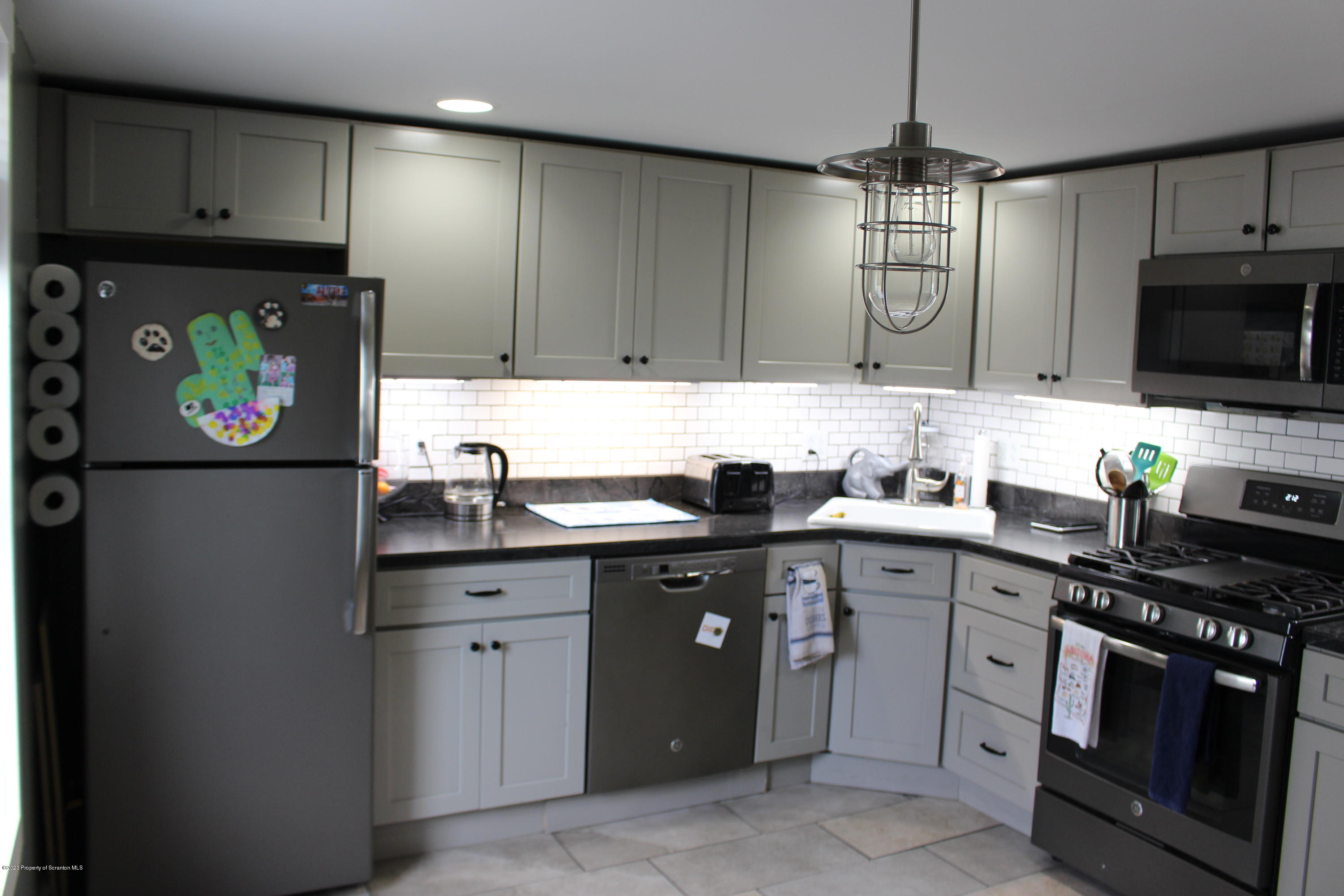 1106 Ridge Avenue Dunmore, PA 18510 - Photo 5 of 29 Gallery Image 5