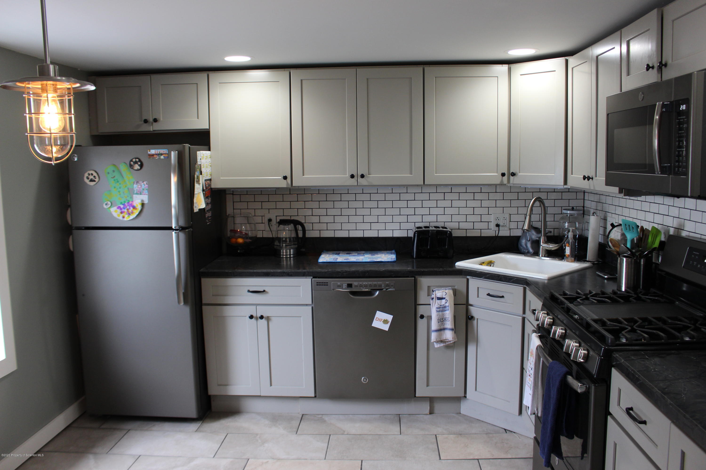 1106 Ridge Avenue Dunmore, PA 18510 - Photo 6 of 29 Gallery Image 6