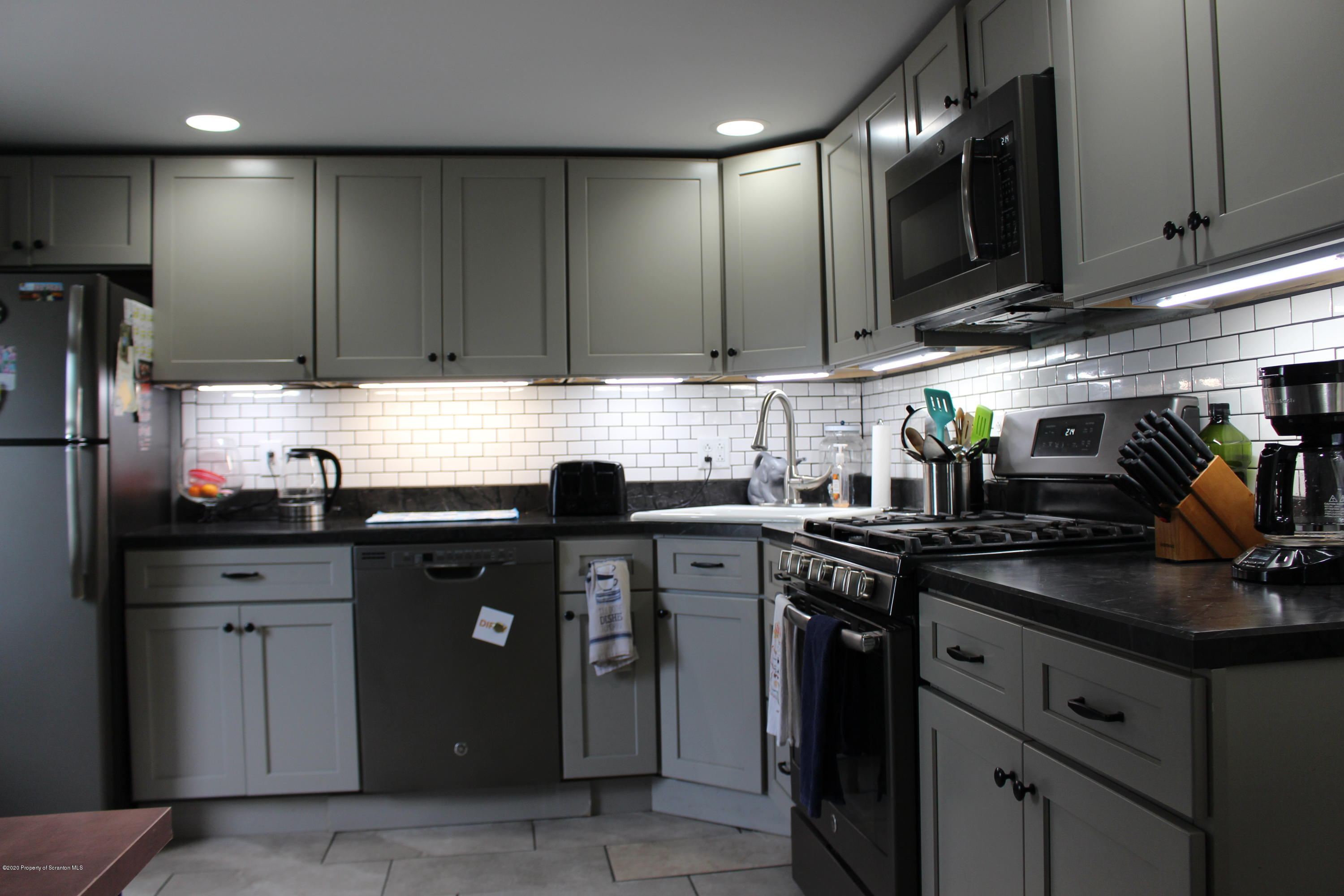 1106 Ridge Avenue Dunmore, PA 18510 - Photo 7 of 29 Gallery Image 7