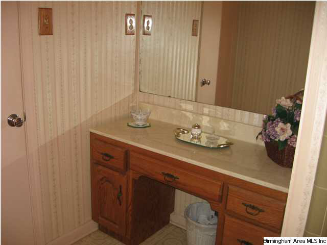 3949 Hilltop Road Southeast Bessemer, AL 35022 - Photo 5 of 6