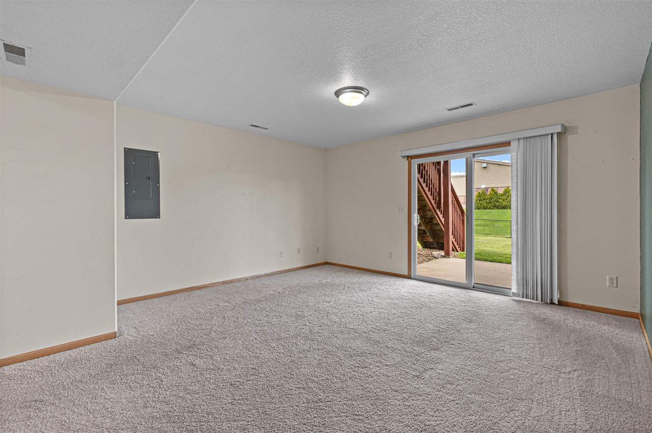 47 South Park Ridge Road North Liberty, IA 52317 - Photo 24 of 35 Gallery Image 24