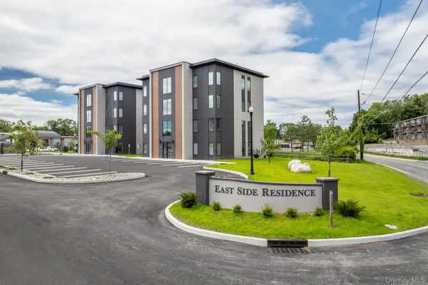 $2,300 | 1 Giada Lane, Unit 1, Middletown, NY 10940