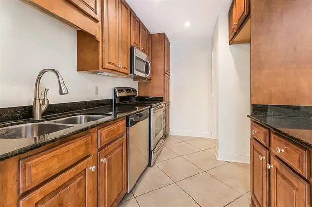 $420,000 | 10 Mariners Cove North, New Orleans, LA 70124