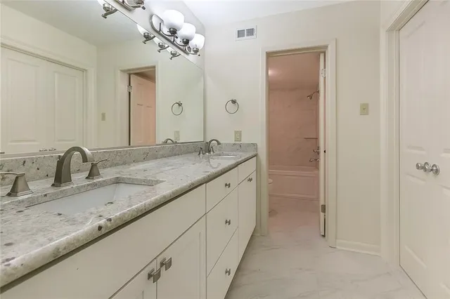 $420,000 | 10 Mariners Cove North, New Orleans, LA 70124