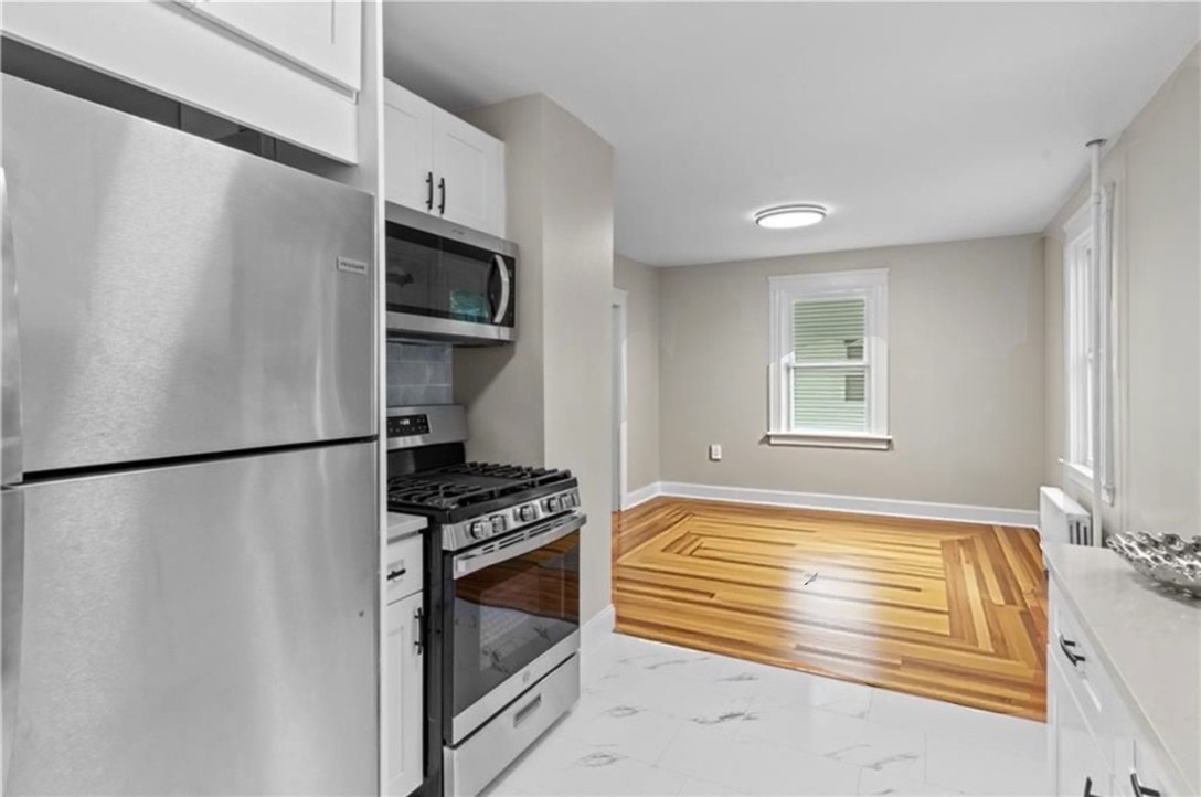 70 Whittier Road Pawtucket, RI 02861 - Photo 2 of 19