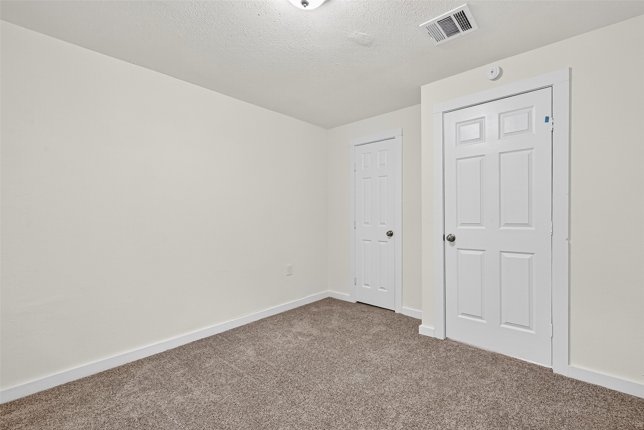 16643 Lake Circle Conroe, TX 77302 - Photo 28 of 47 a view of an empty room