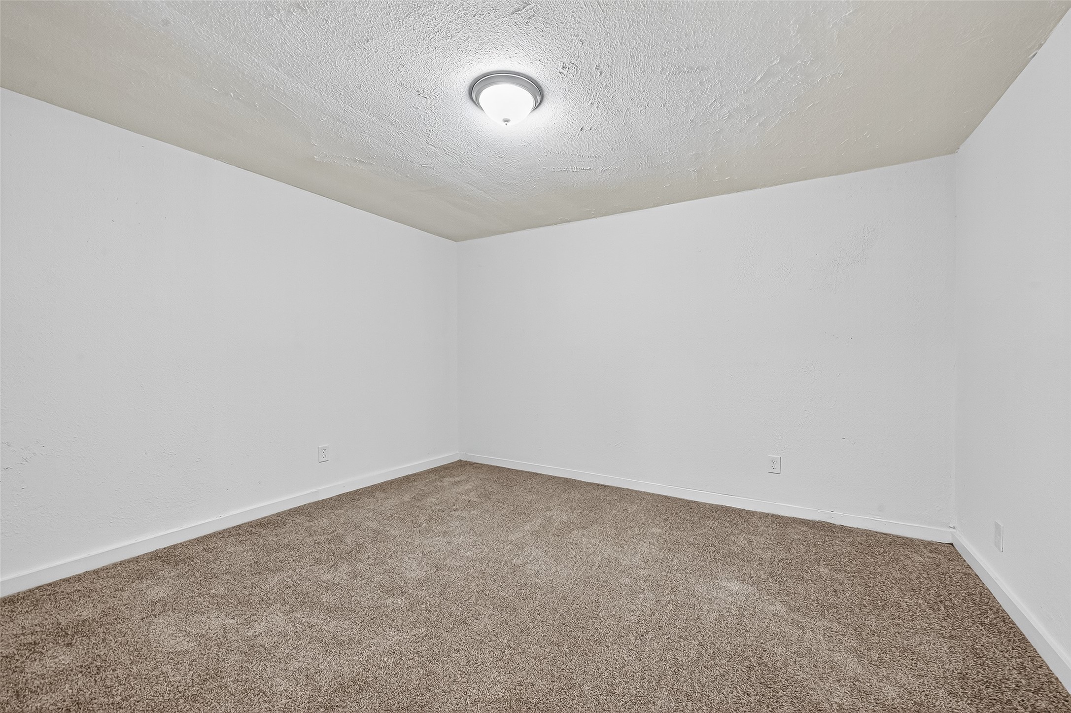 16643 Lake Circle Conroe, TX 77302 - Photo 31 of 47 a view of an empty room