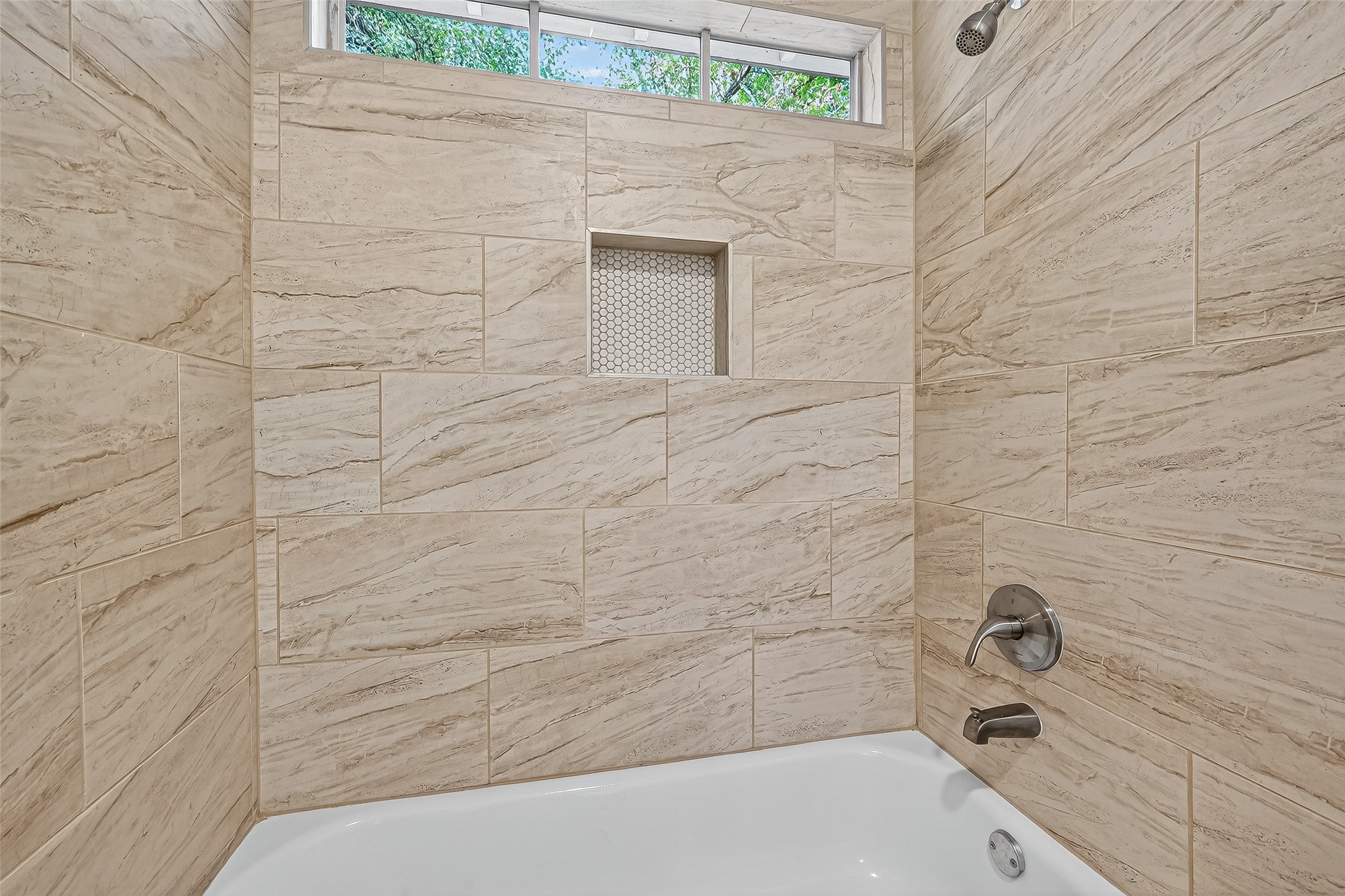 16643 Lake Circle Conroe, TX 77302 - Photo 39 of 47 a bathroom with a bathtub