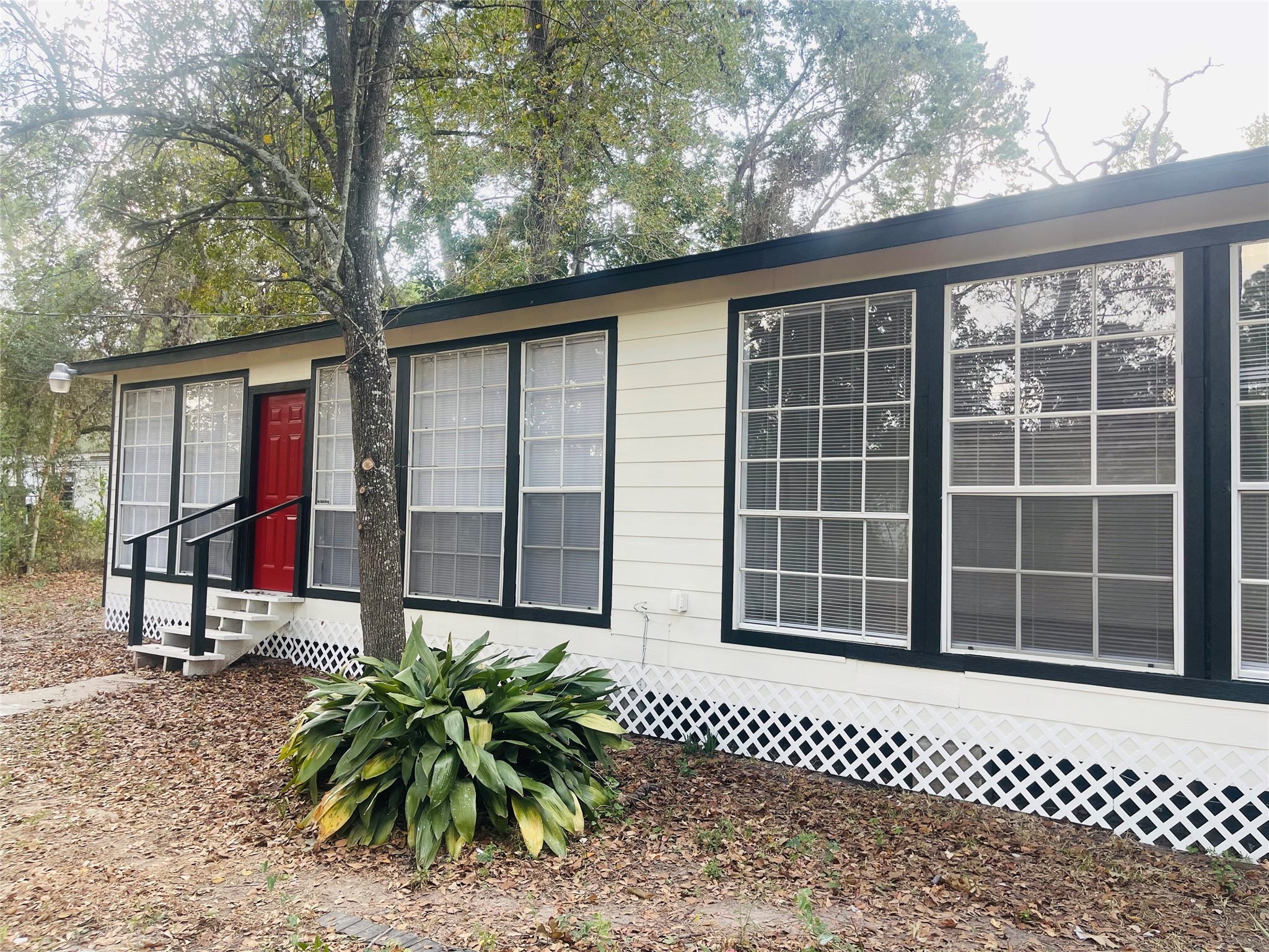 16643 Lake Circle Conroe, TX 77302 - Photo 47 of 47 a house view with a outdoor space