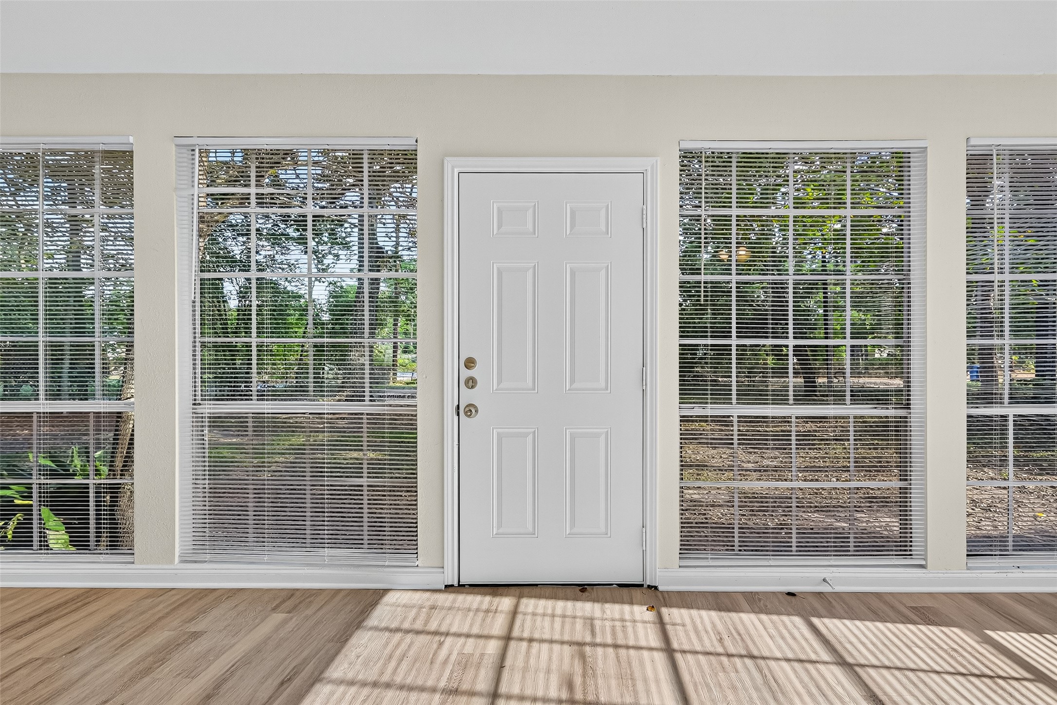 16643 Lake Circle Conroe, TX 77302 - Photo 9 of 47 a view of empty room with windows