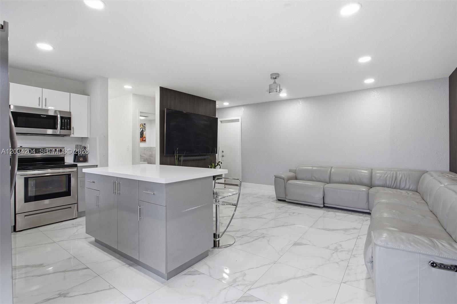 7315 Southwest 158th Avenue Miami, FL 33193 - Photo 21 of 48
