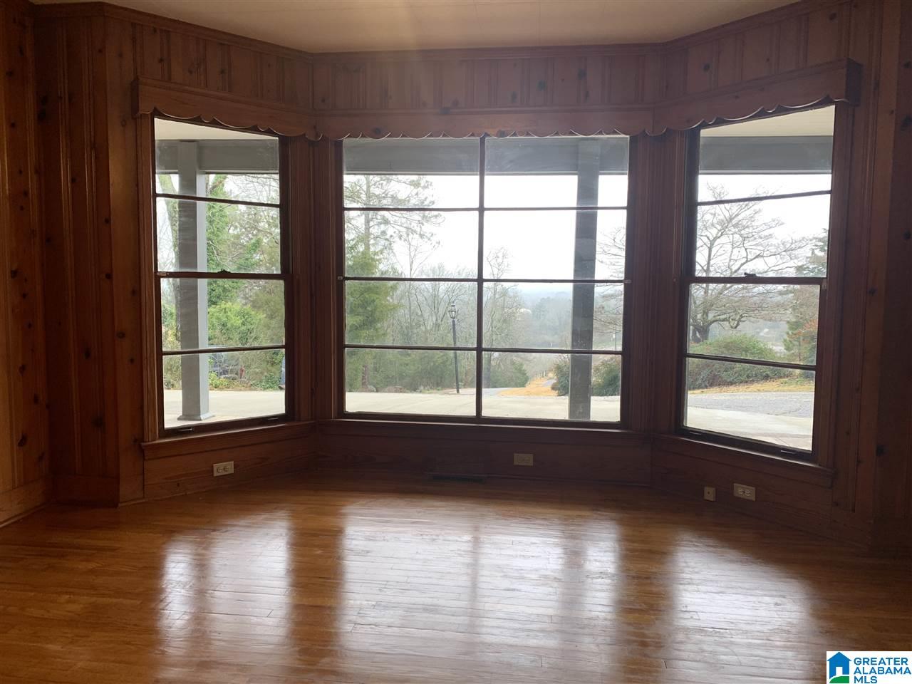 324 Shocco Springs Road Talladega, AL 35160 - Photo 4 of 28