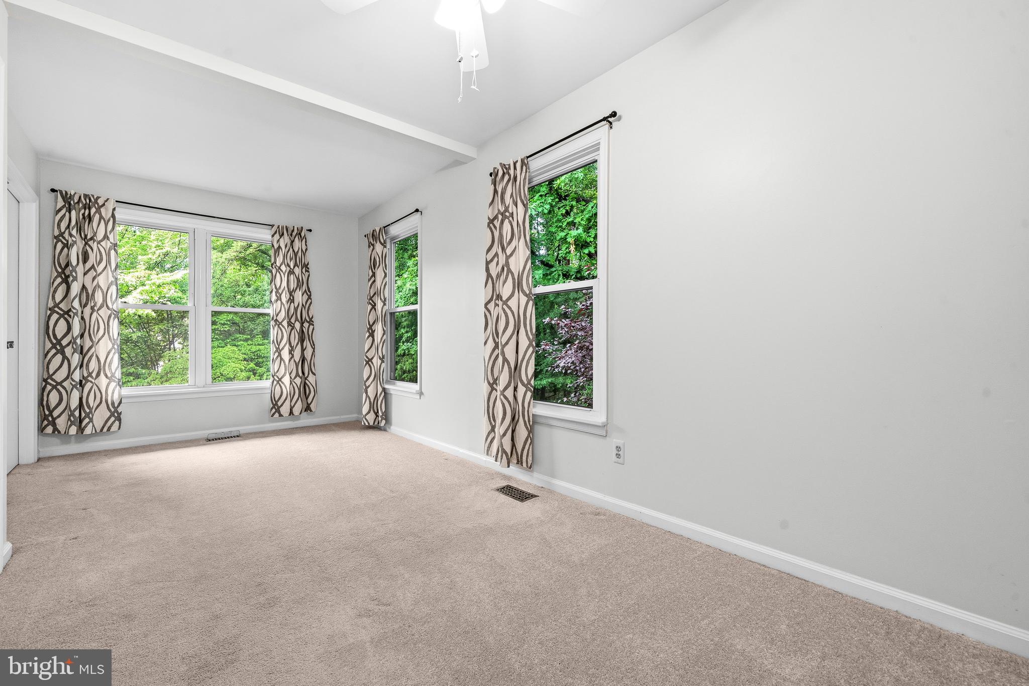 6001 Rabbit Hill Court Centreville, VA 20121 - Photo 27 of 46 an empty room with windows and closet