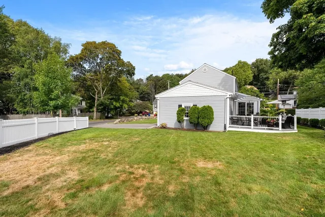 a house view with a outdoor space