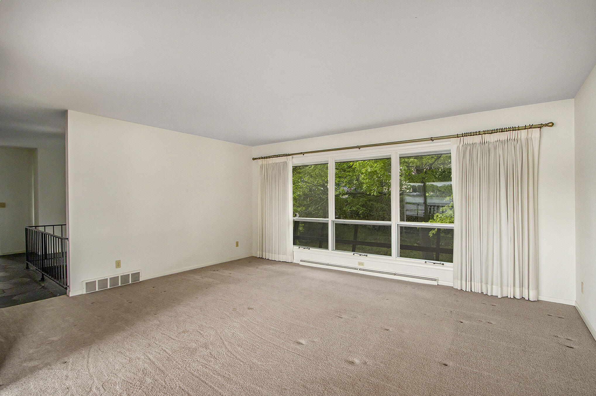 10706 Portage Road Portage, MI 49002 - Photo 12 of 47 012_10706portage_24_83