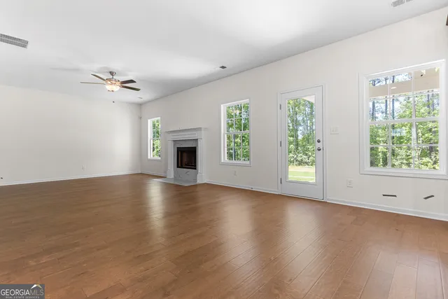 a view of a air conditioner